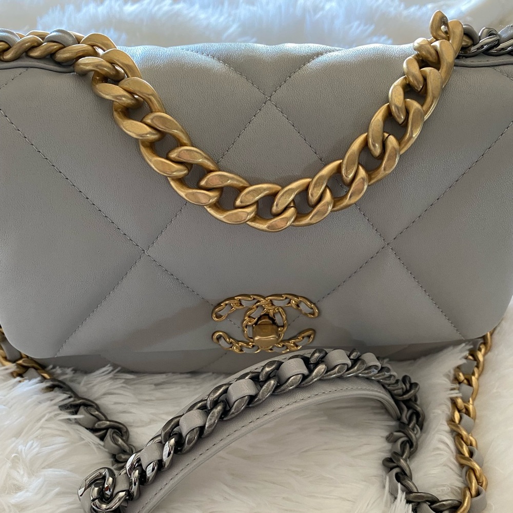 🤍Chanel19 Small grey bag🤍 - Picture 15 of 17